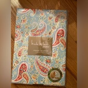 Nicole Miller Indoor Outdoor Tablecloth 52” x 70” Paisley NIP